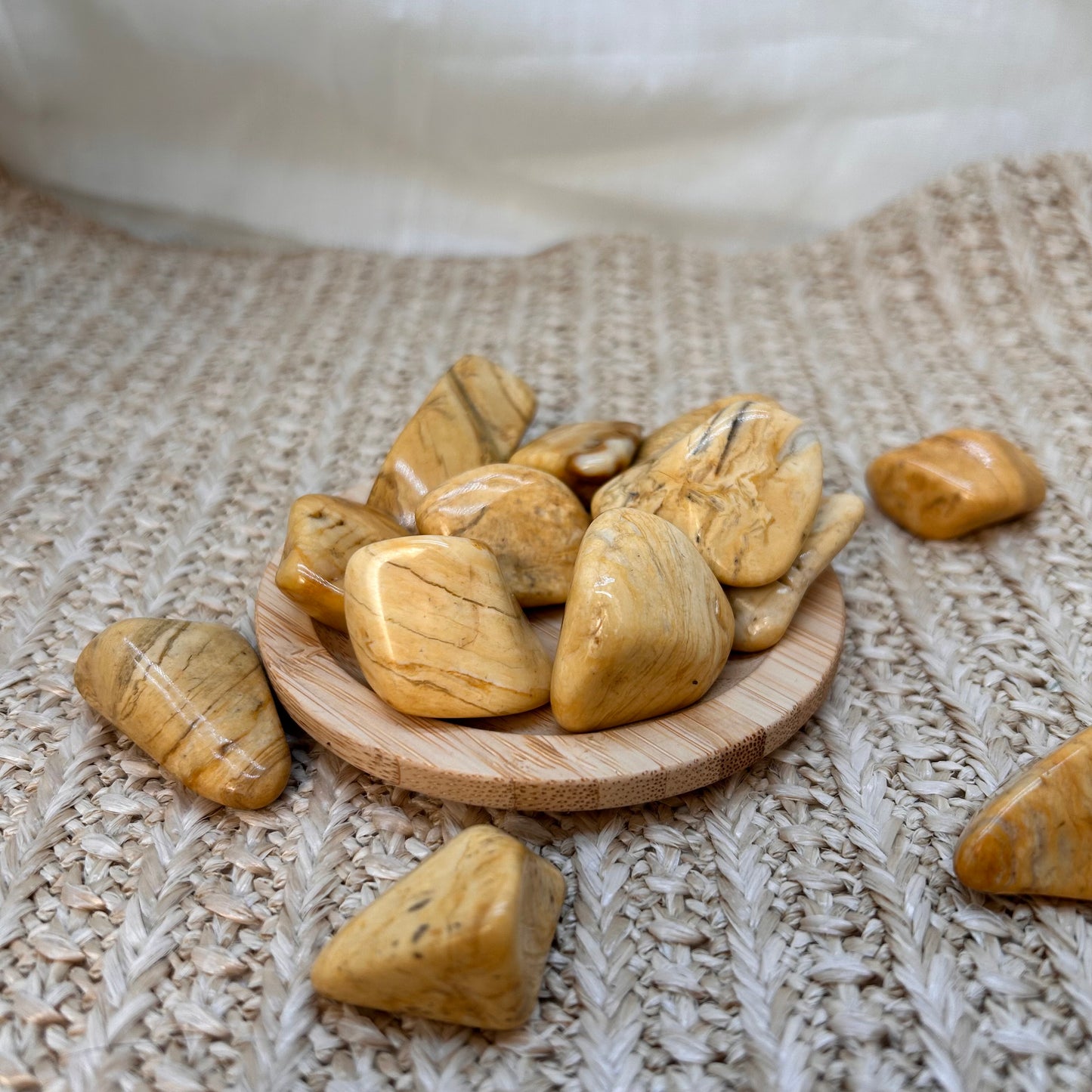 Gelber Jaspis Trommelstein