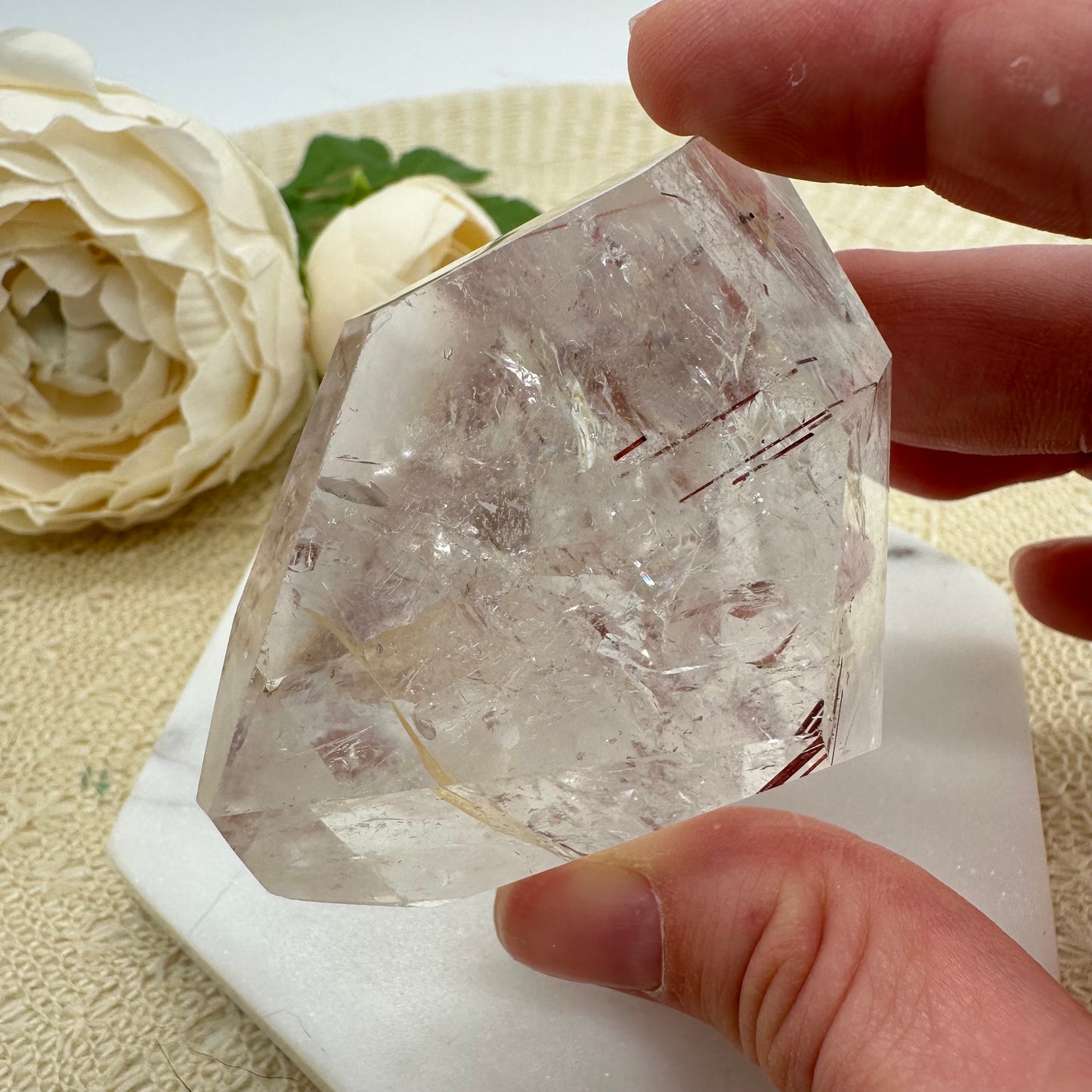 Rutilquarz (Bergkristall mit Rutil) Freiform