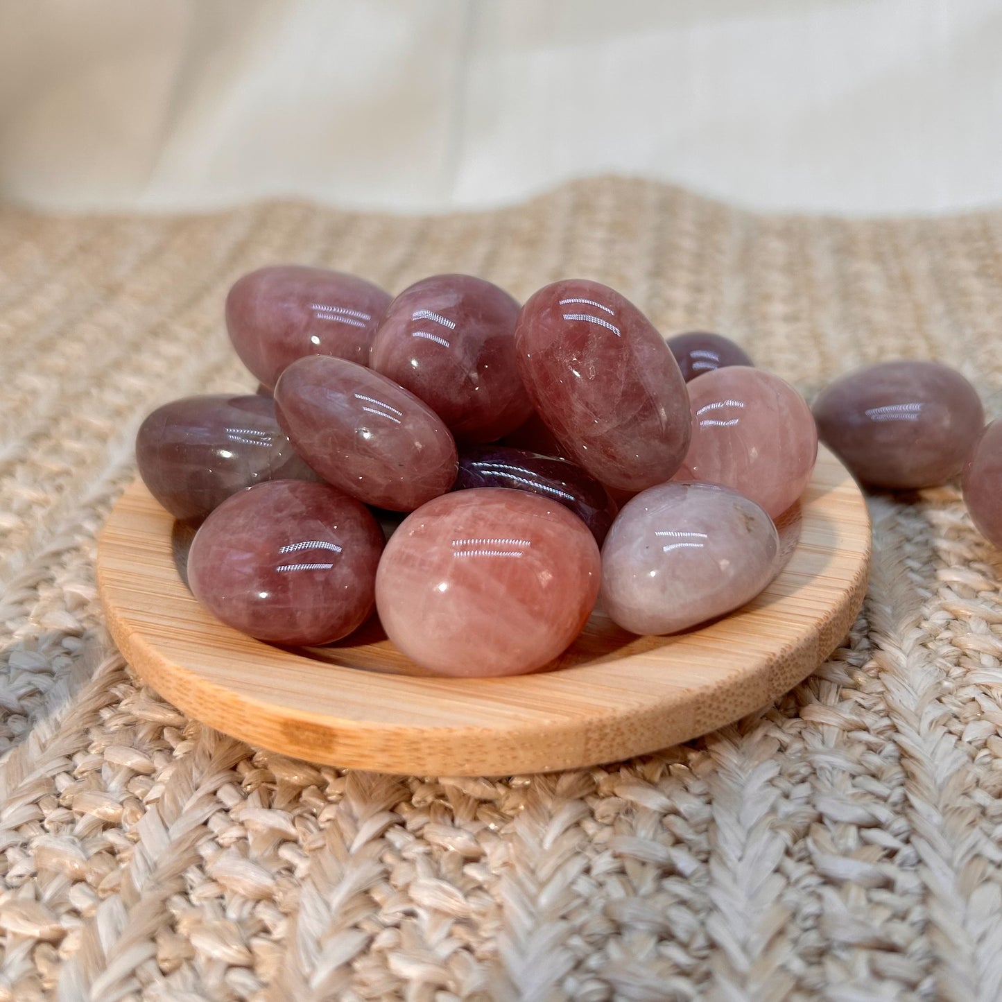 Lavendel Rosenquarz Trommelstein mit Stern