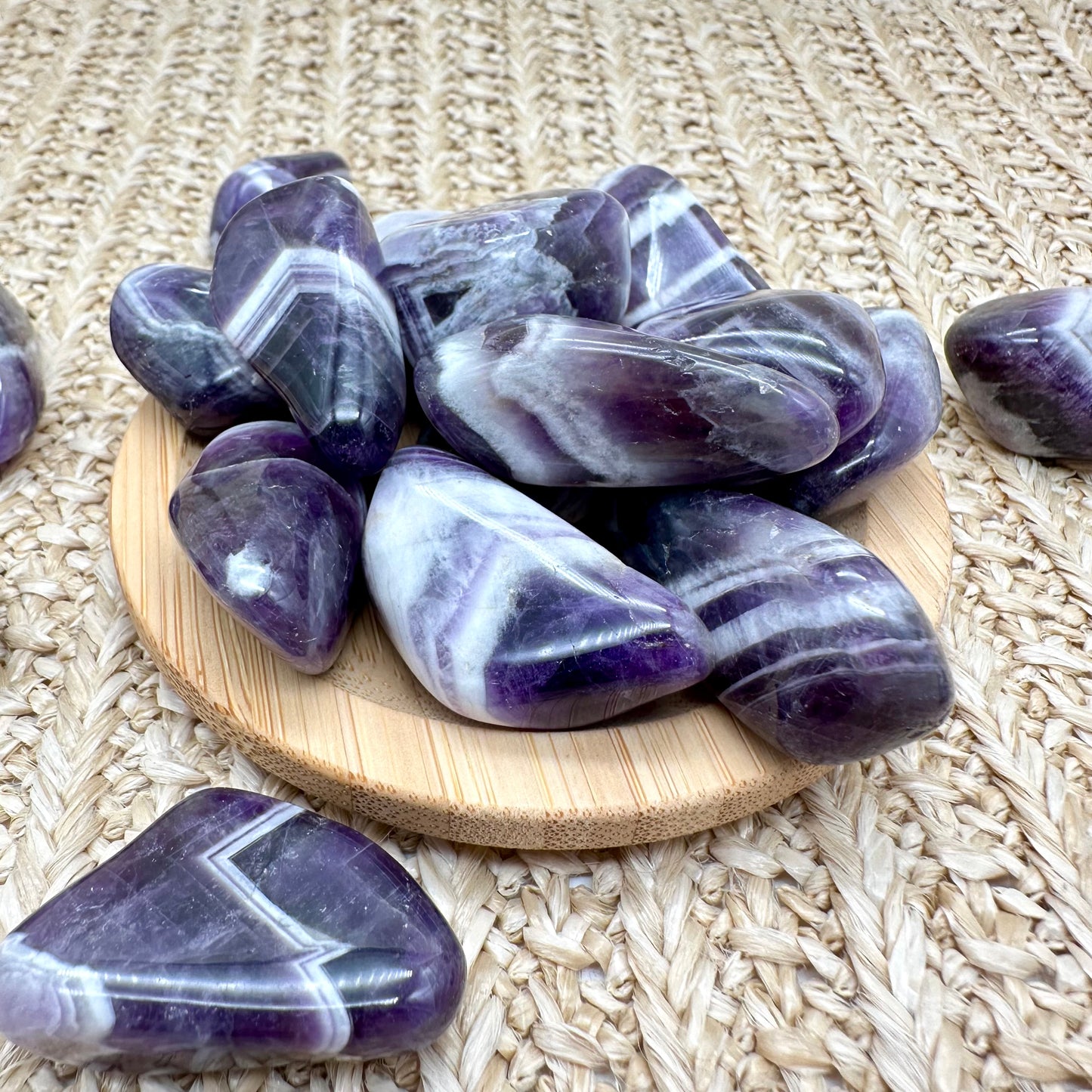Chevron Amethyst Trommelstein