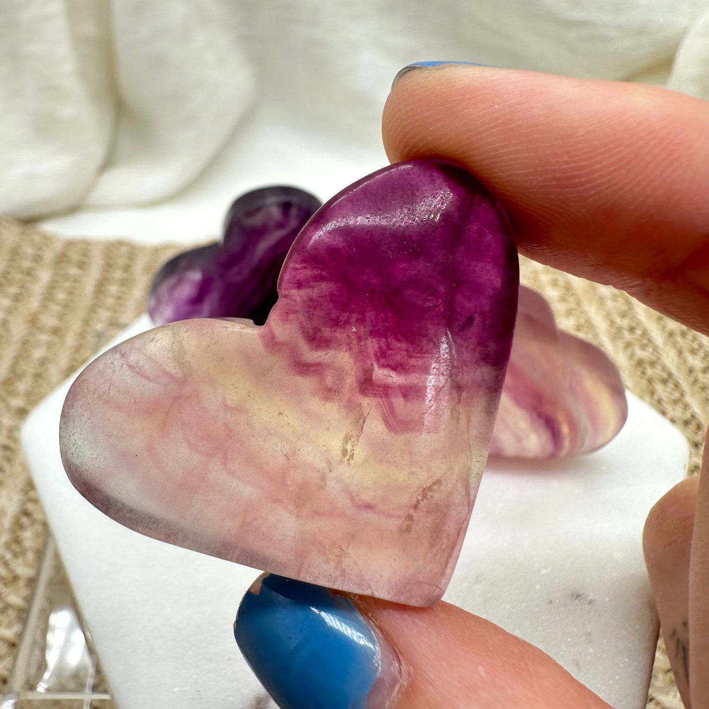 Regenbogen Fluorit Herzen B