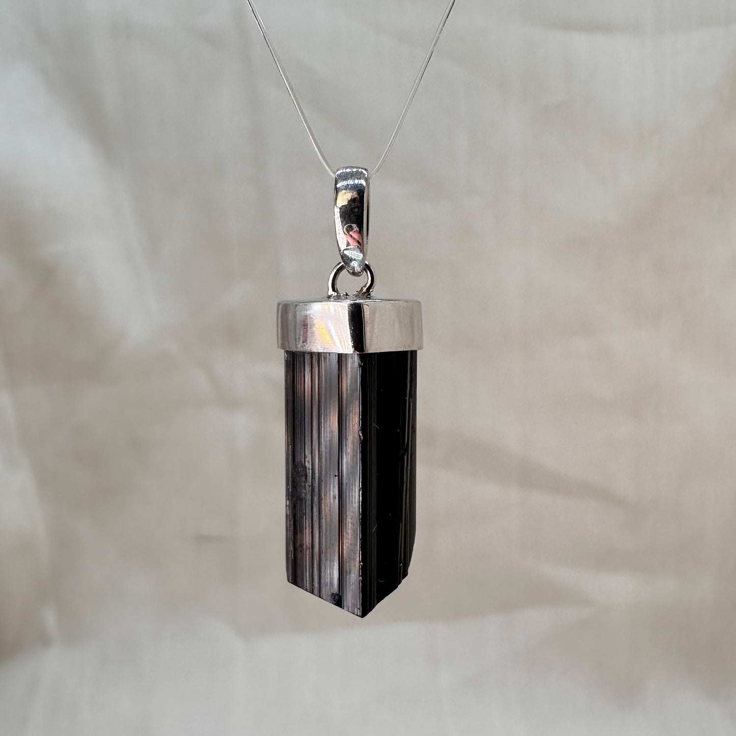 Schwarzer Turmalin (Schörl) Kettenanhänger, 925er Silber