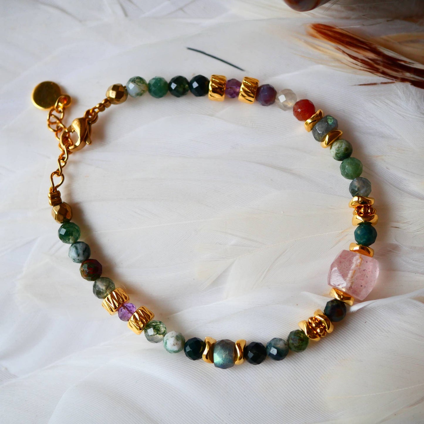 Moosachat und Erdbeerquarz Armband facettiert