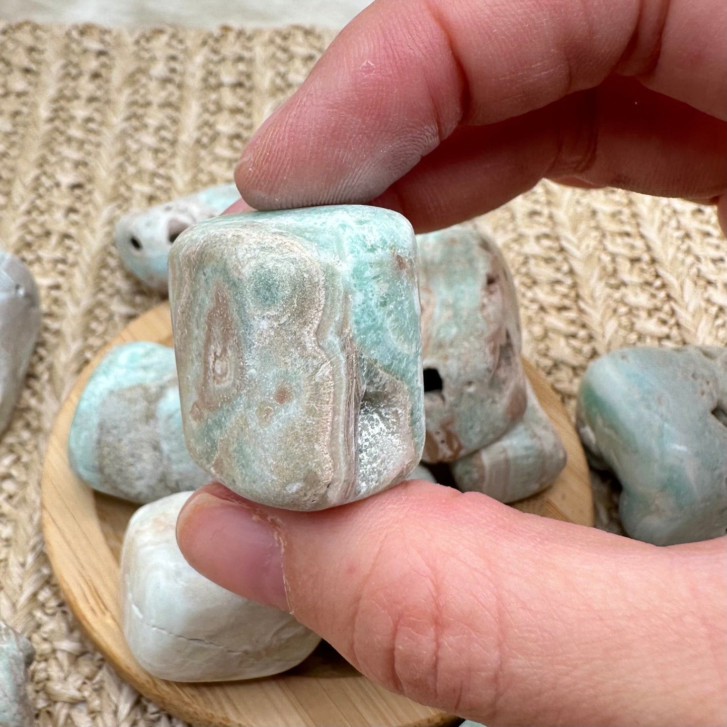 Blauer Aragonit Trommelstein