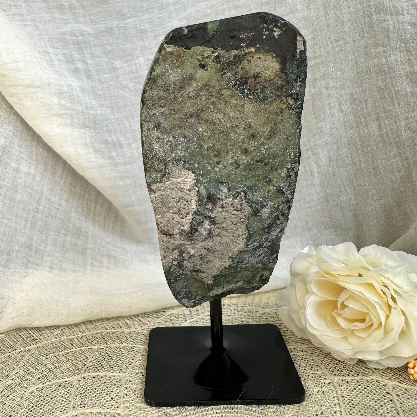 Amethyst auf Ständer Rückseite