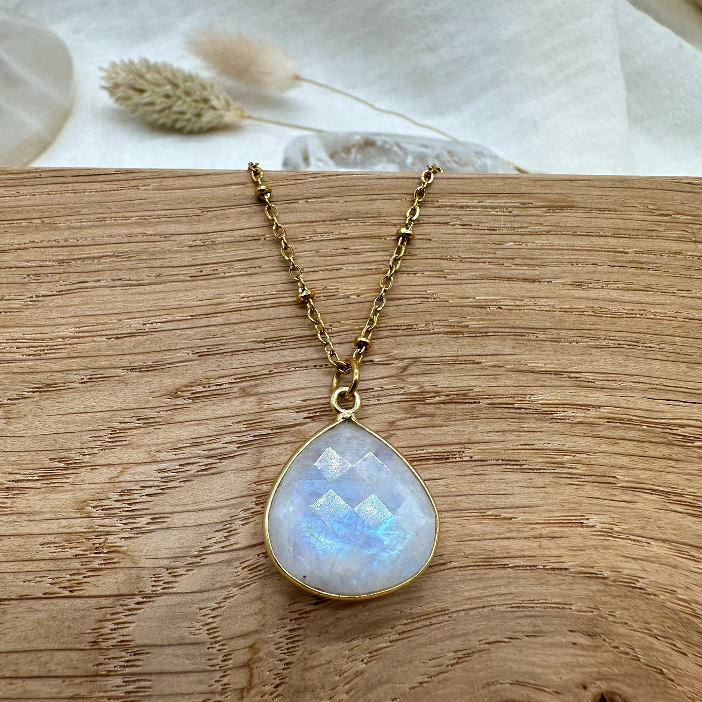 Kette mit weißem Mondstein Anhänger - Crystales