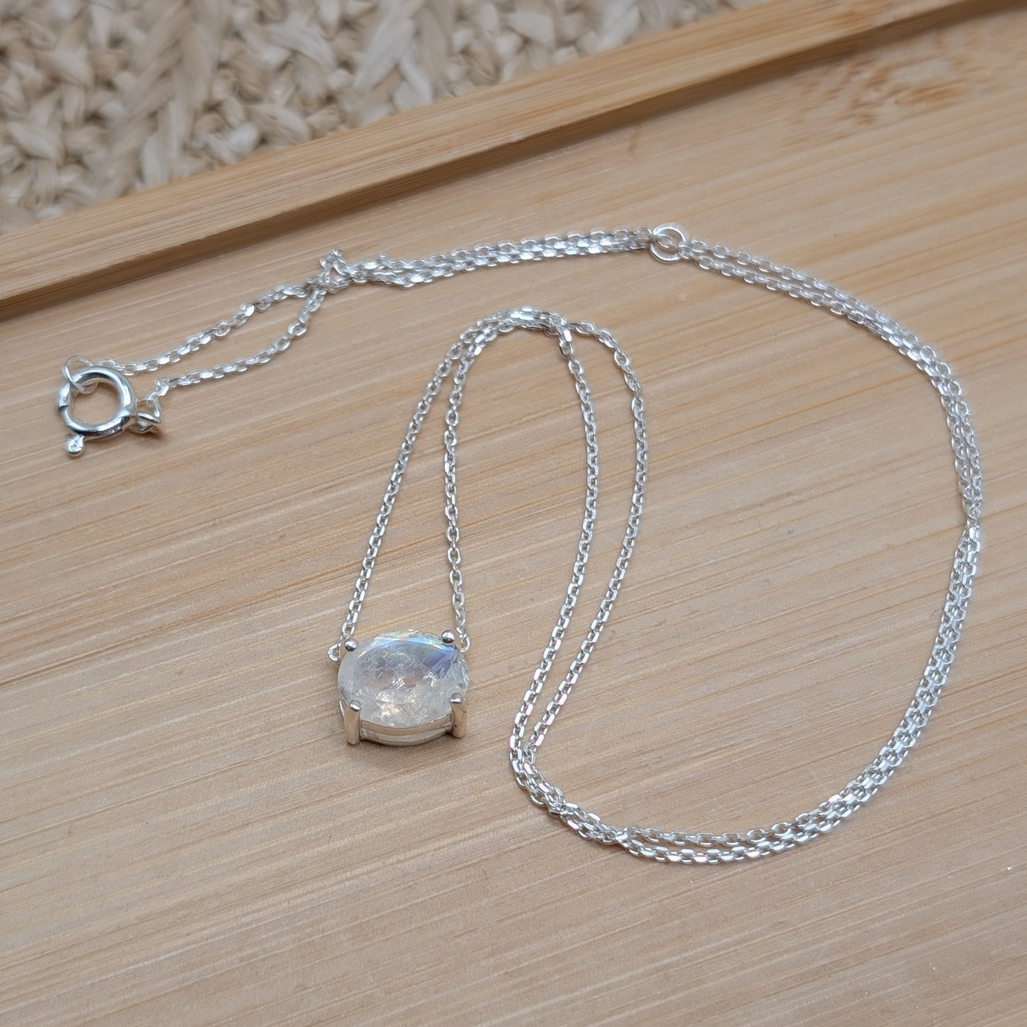 Facettierter Mondstein Anhänger mit Kette