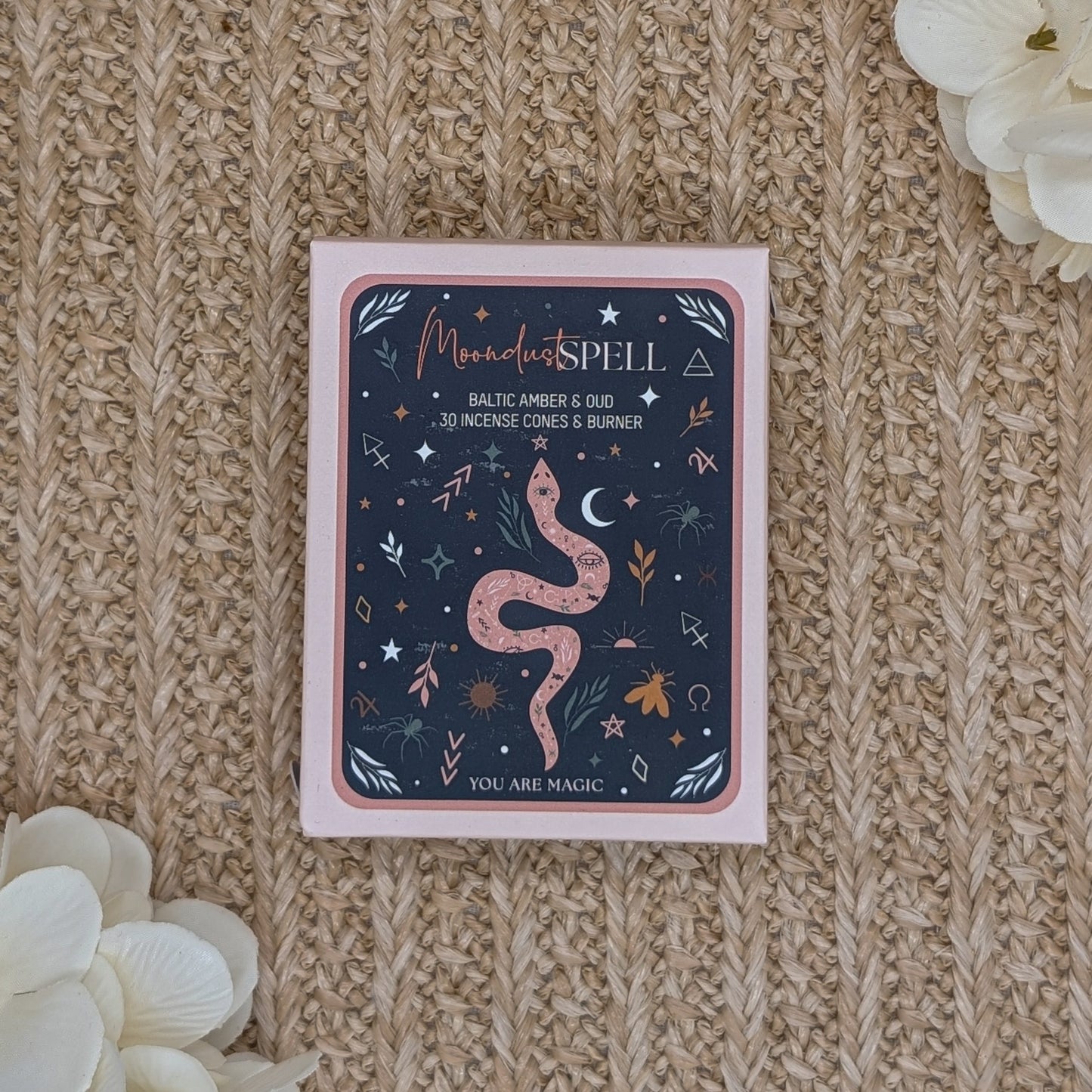 Moondust Spell Baltic Amber & Oud Räucherkegel