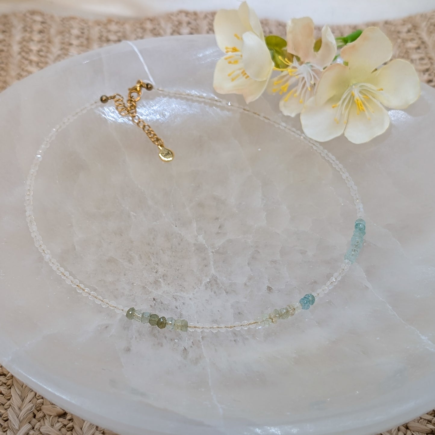 Mondstein und Morganit Halskette