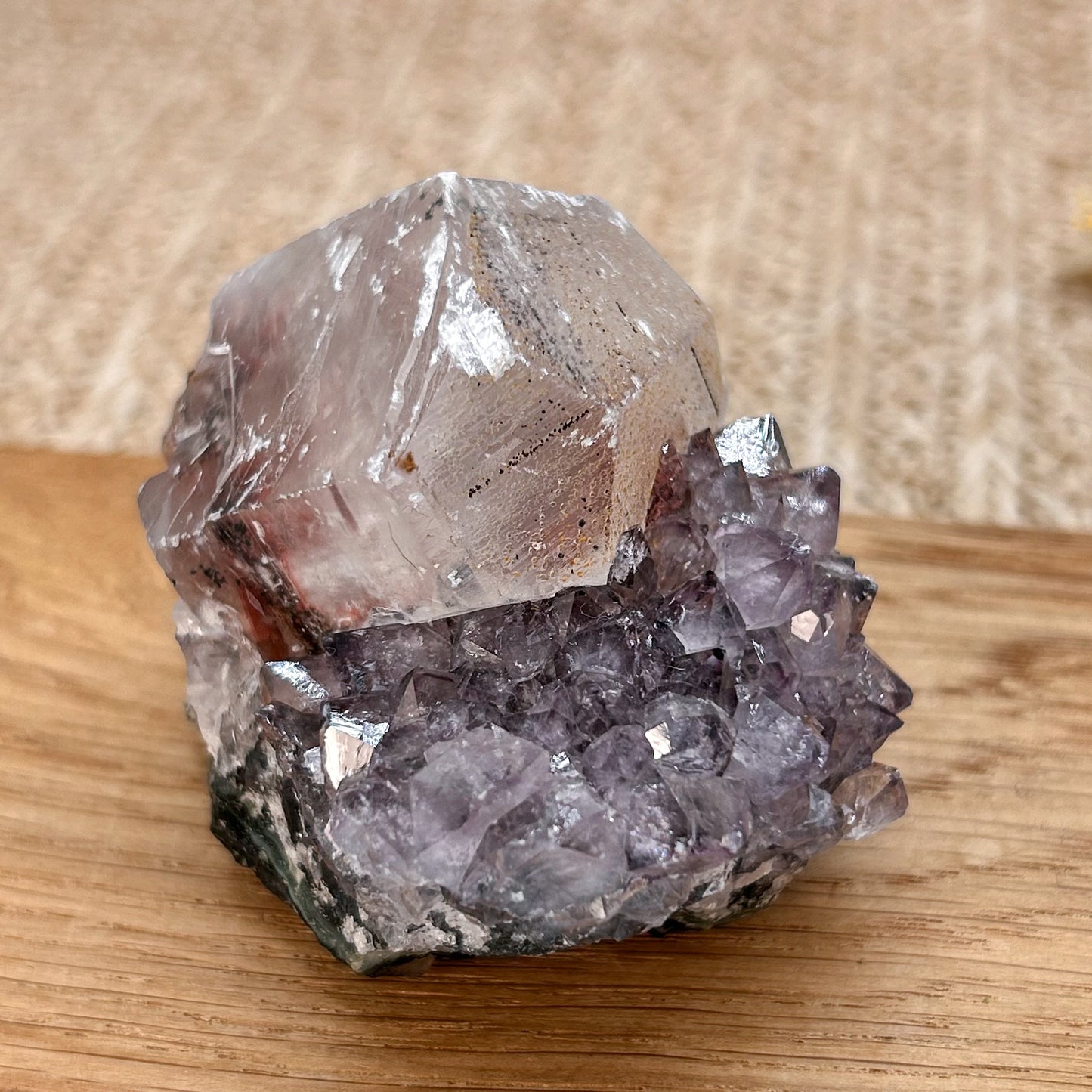 Amethyst Cluster / Rohstein mit Calcit [AB]