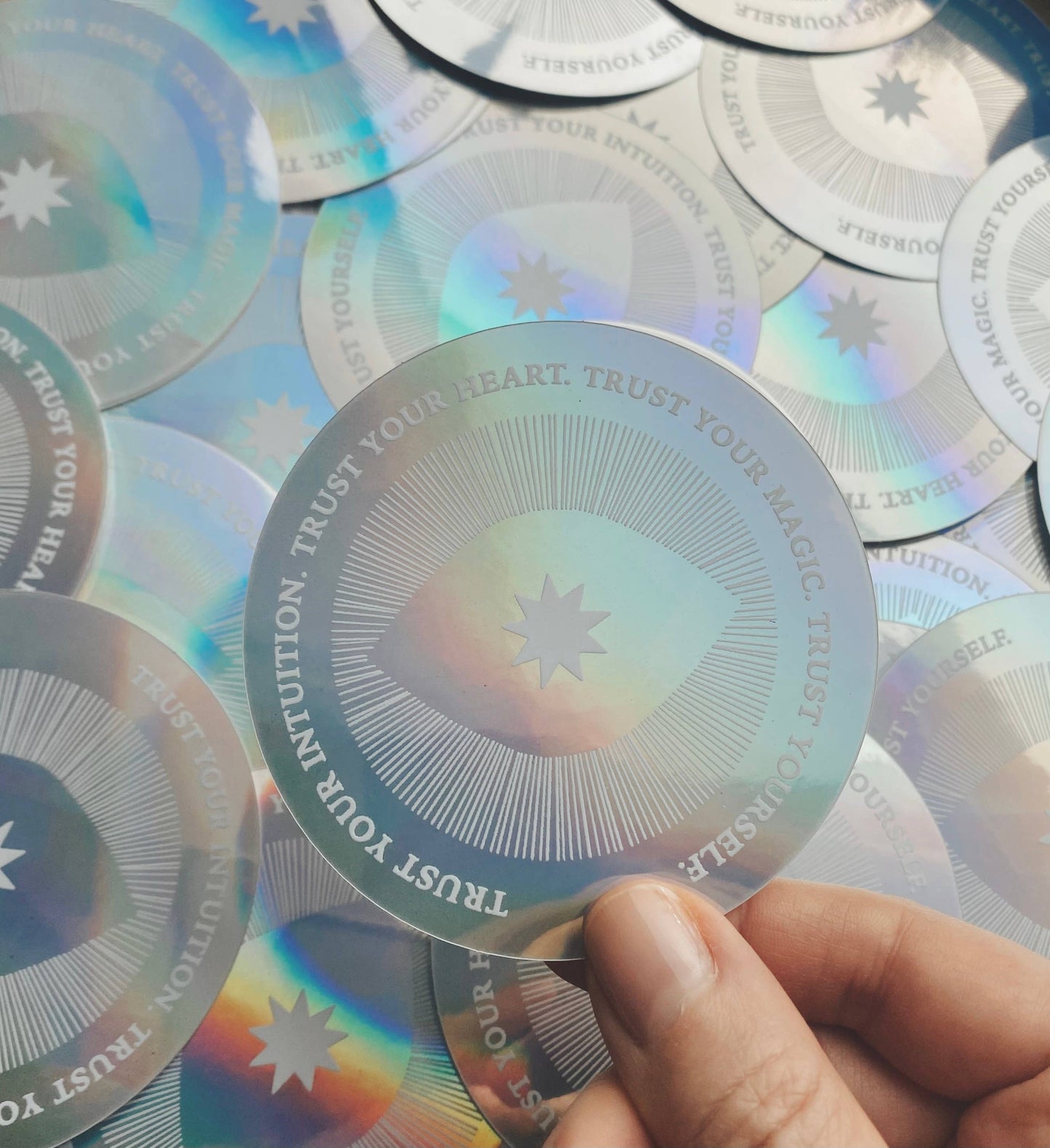 Holografischer Aufkleber "Trust"