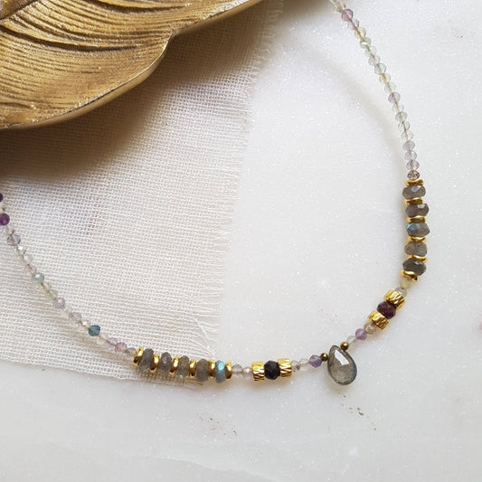 Fluorit, Labradorit und Granat Halskette