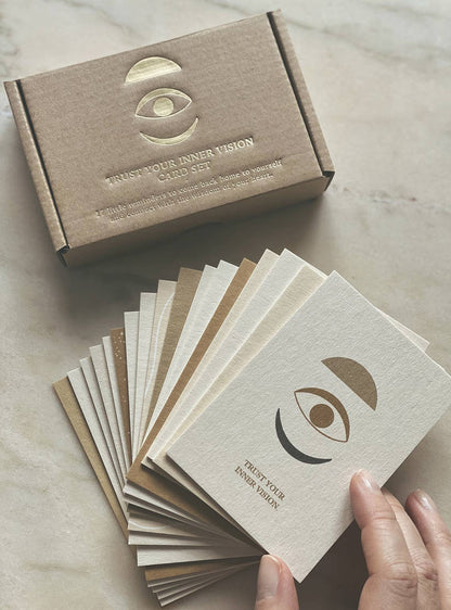 TRUST YOUR INNER VISION - Kartenset mit 17 Affirmationskarten