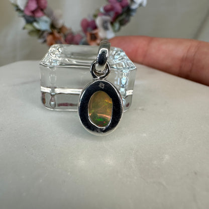 Weißer Opal Anhänger 925er silber [A]