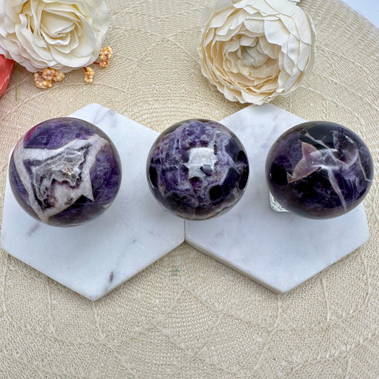 Chevron / Dream Amethyst Kugel