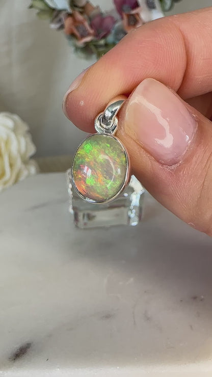 Weißer Opal Anhänger 925er silber [A]