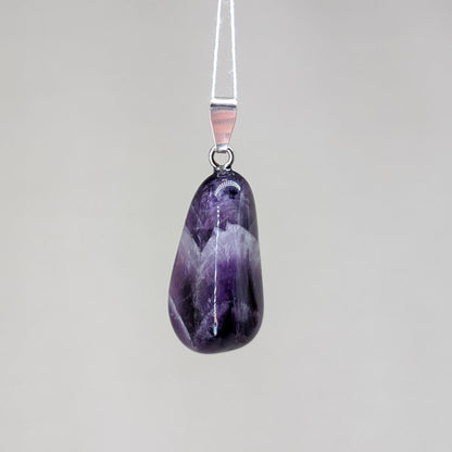 Chevron Amethyst Kettenanhänger, Silber [A]
