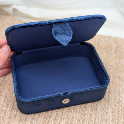 Samtkästchen Mond und Sterne