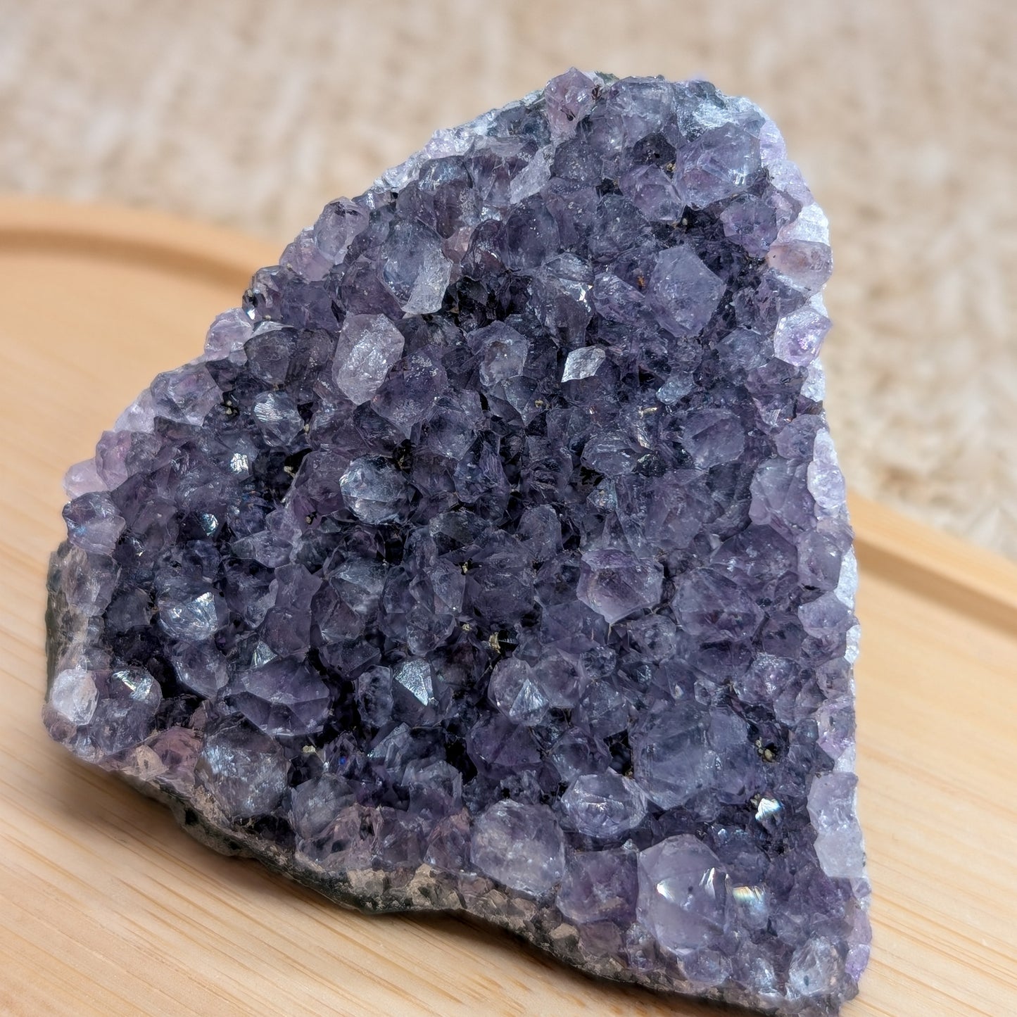 Kleines Amethyst Cluster / Cutbase [BK]
