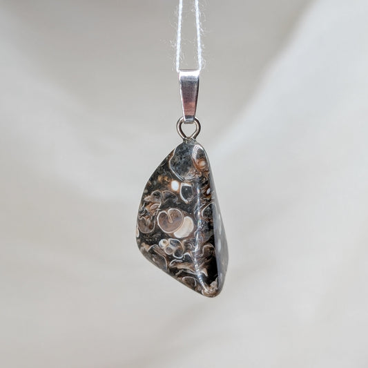 Turitella Jaspis Kettenanhänger [T]