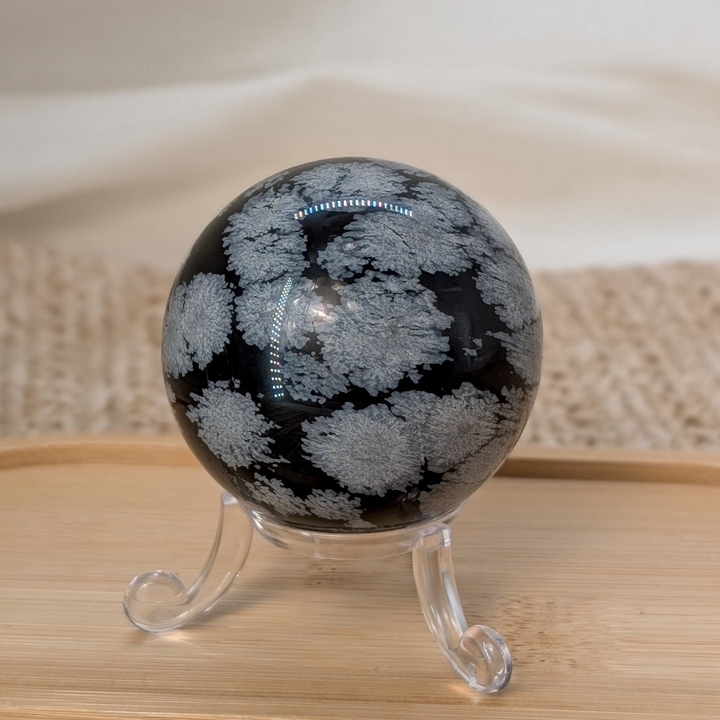 Schneeflocken Obsidian Kugel [SO]