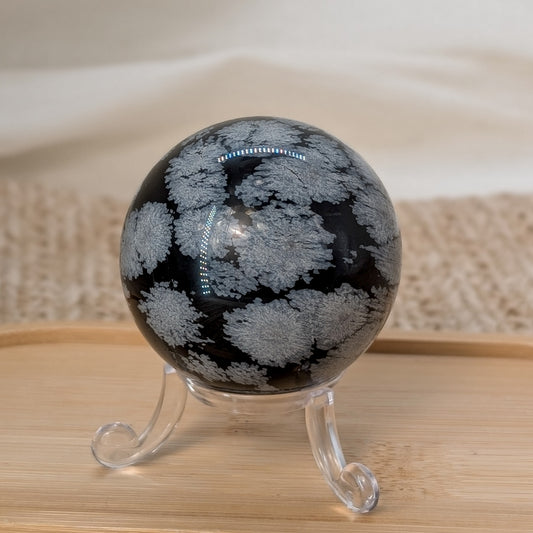 Schneeflocken Obsidian Kugel [SO]