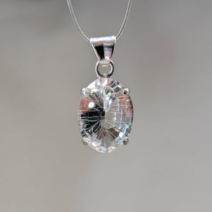 Bergkristall Kettenanhänger Krabbenfassung, 925er Silber [J]