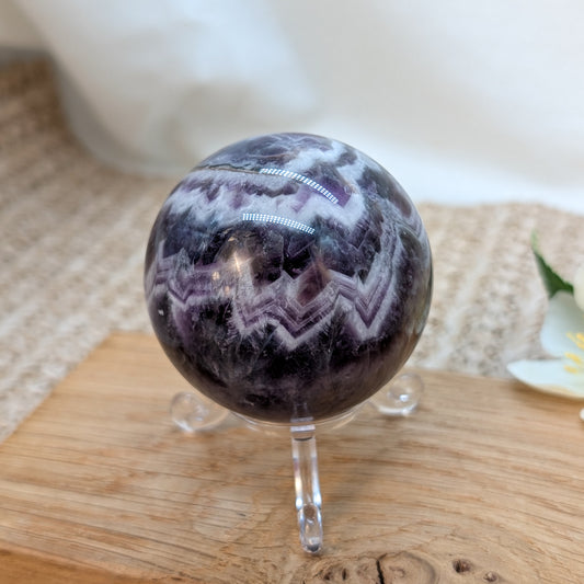 Chevron / Dream Amethyst Kugel [CX]