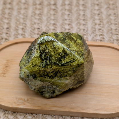 Grüner Opal Spitze / Anschliff [R]