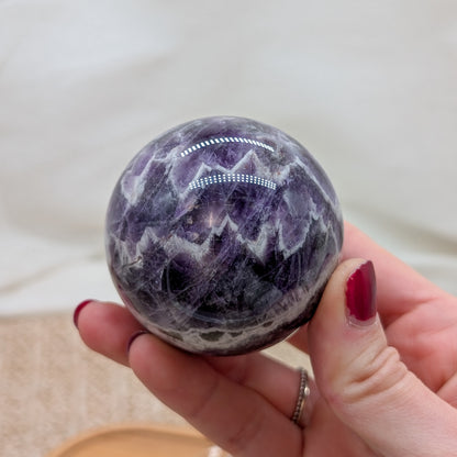 Chevron Amethyst Kugel [CC]