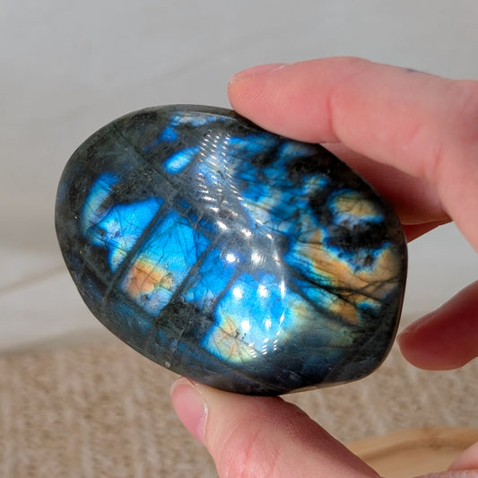 Flashy Labradorit Handstein [F]