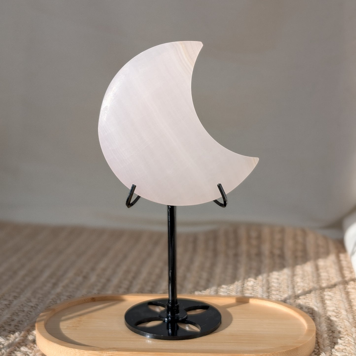 Mangano Calcit Mond auf Ständer [B]