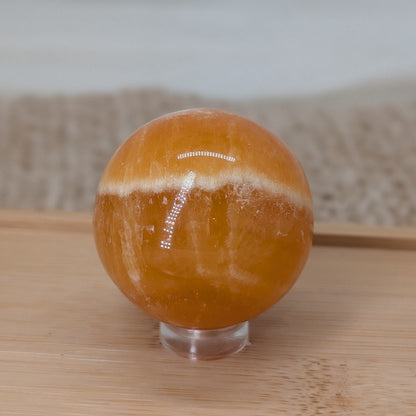 Strahlende Orangencalcit Kugel [B]