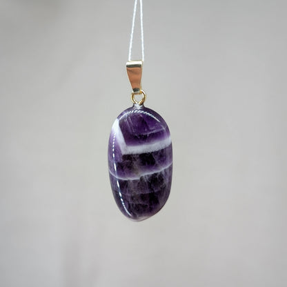 Chevron Amethyst Kettenanhänger, vergoldet [D]
