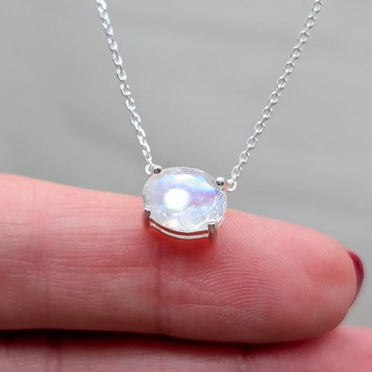 Facettierter Mondstein Anhänger mit Kette