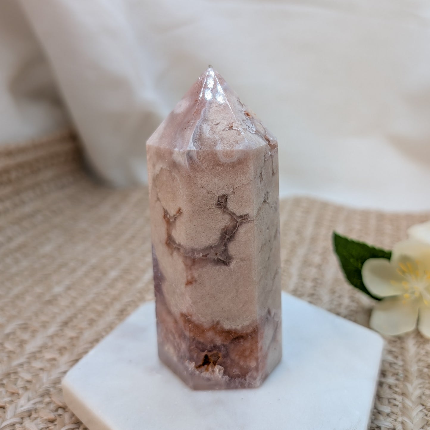 Druzy funkelnder Blumenachat Turm [B2]