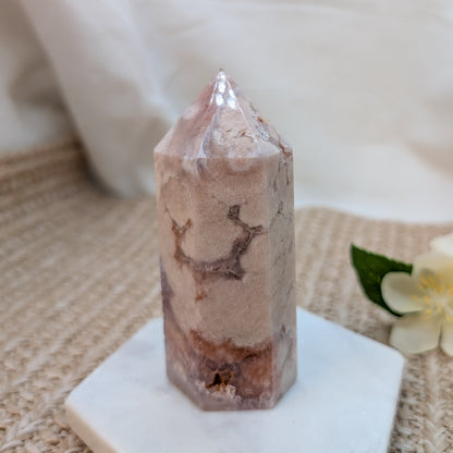 Druzy funkelnder Blumenachat Turm [B2]