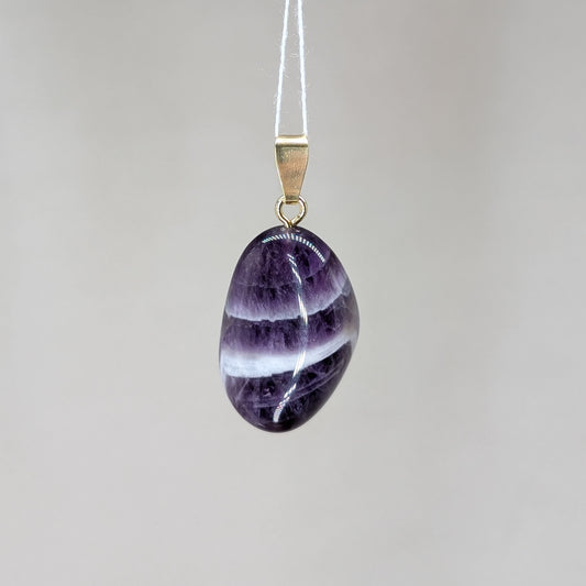 Chevron Amethyst Kettenanhänger, vergoldet [B]