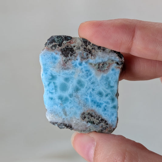 Larimar Anschliff / Rohstein [BK]