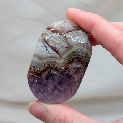 Crazy Lace Amethyst Handstein [C-E]