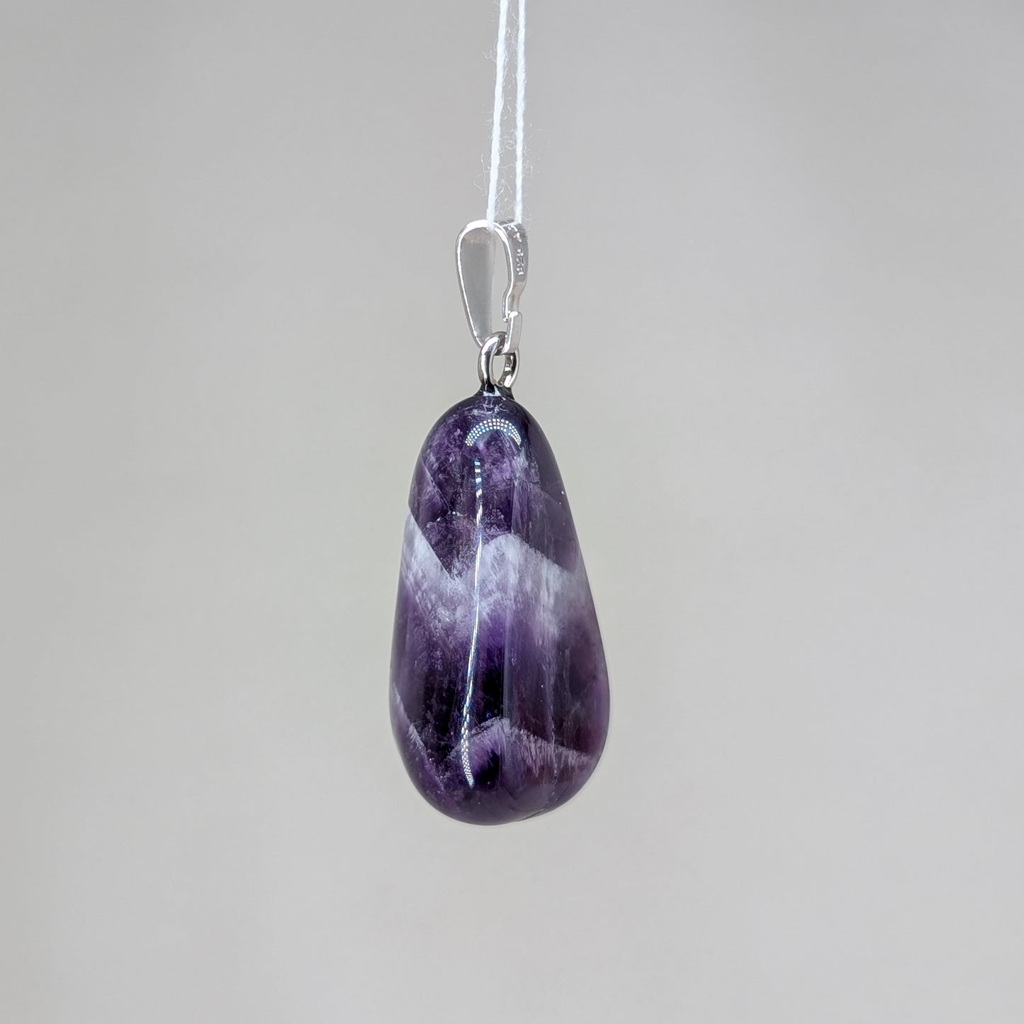 Chevron Amethyst Kettenanhänger, Silber [A]