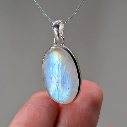 Regenbogen Mondstein Kettenanhänger, 925er Silber [M]