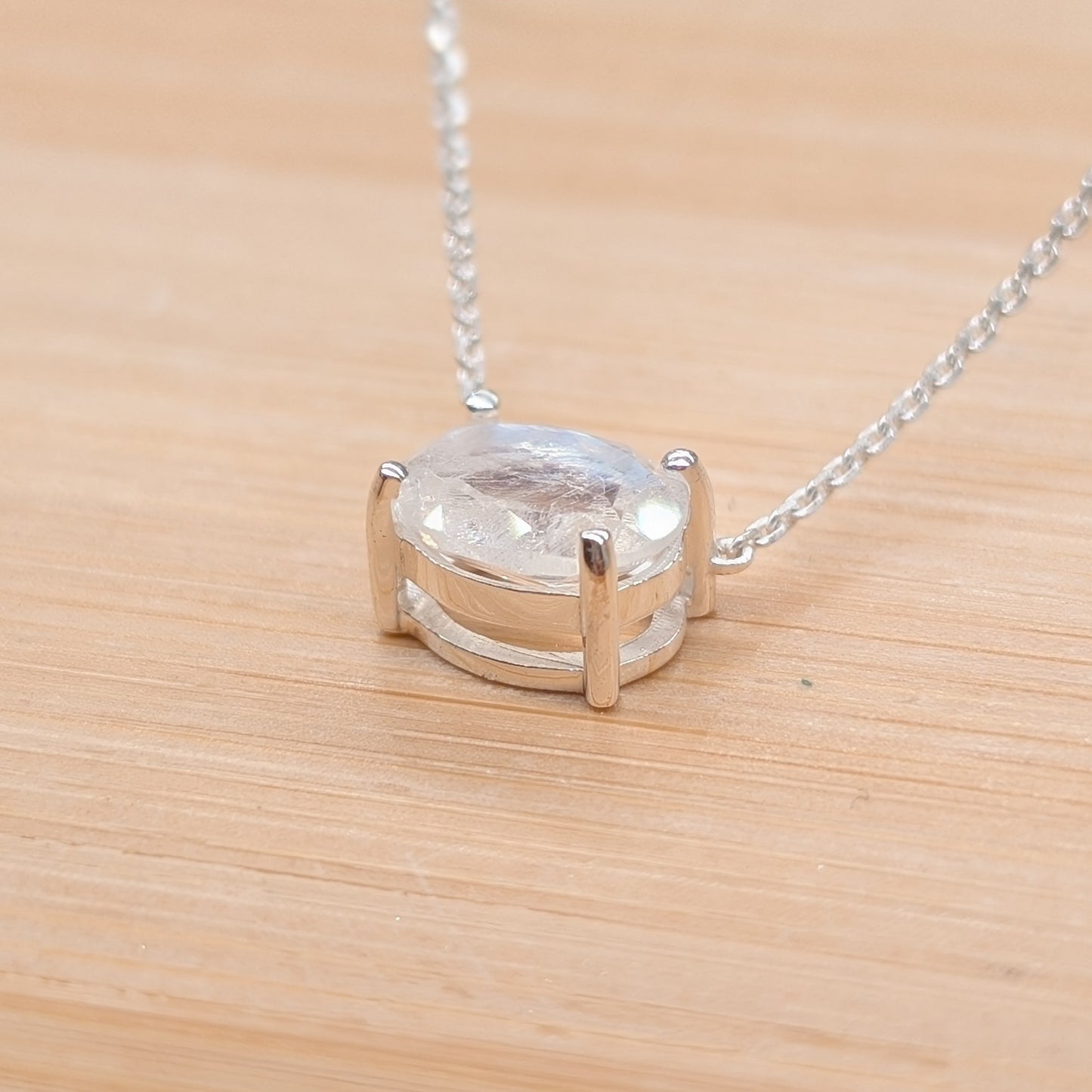 Facettierter Mondstein Anhänger mit Kette