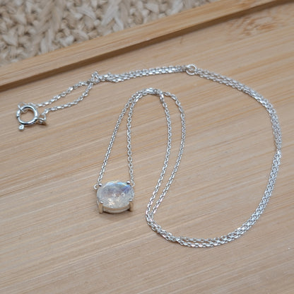 Facettierter Mondstein Anhänger mit Kette