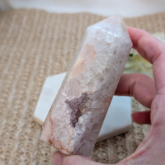 Druzy funkelnder Blumenachat Turm [A1]