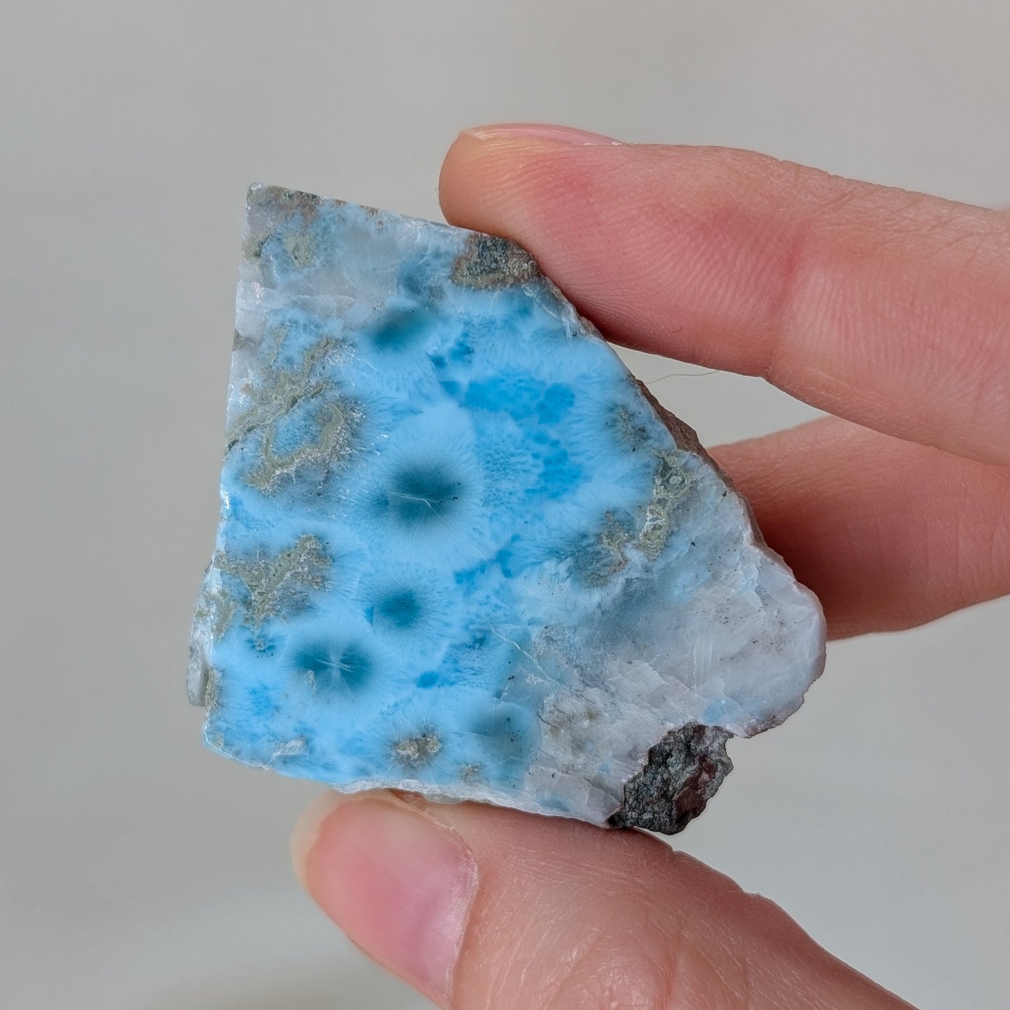 Larimar Anschliff / Rohstein [U]