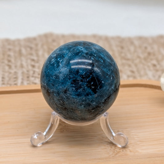Apatit Kugel dunkles blau mit Flash [B1]