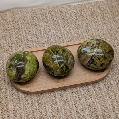 Grüner Opal Handstein [A-C]