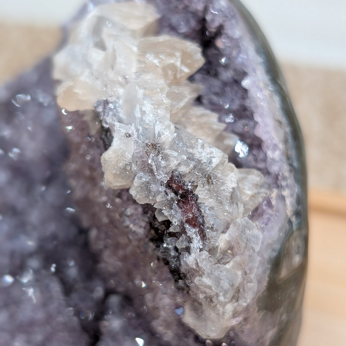 Amethyst Cluster mit Calcitspitzen [CK]