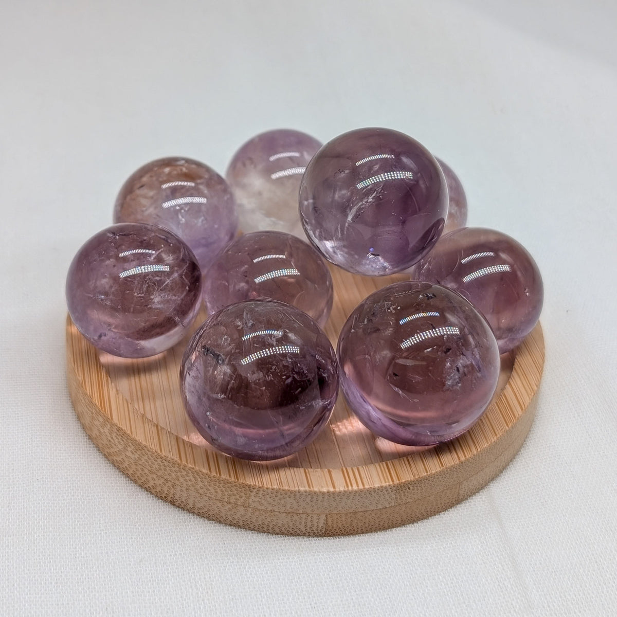 Heller Amethyst Kugel [2 Größen]